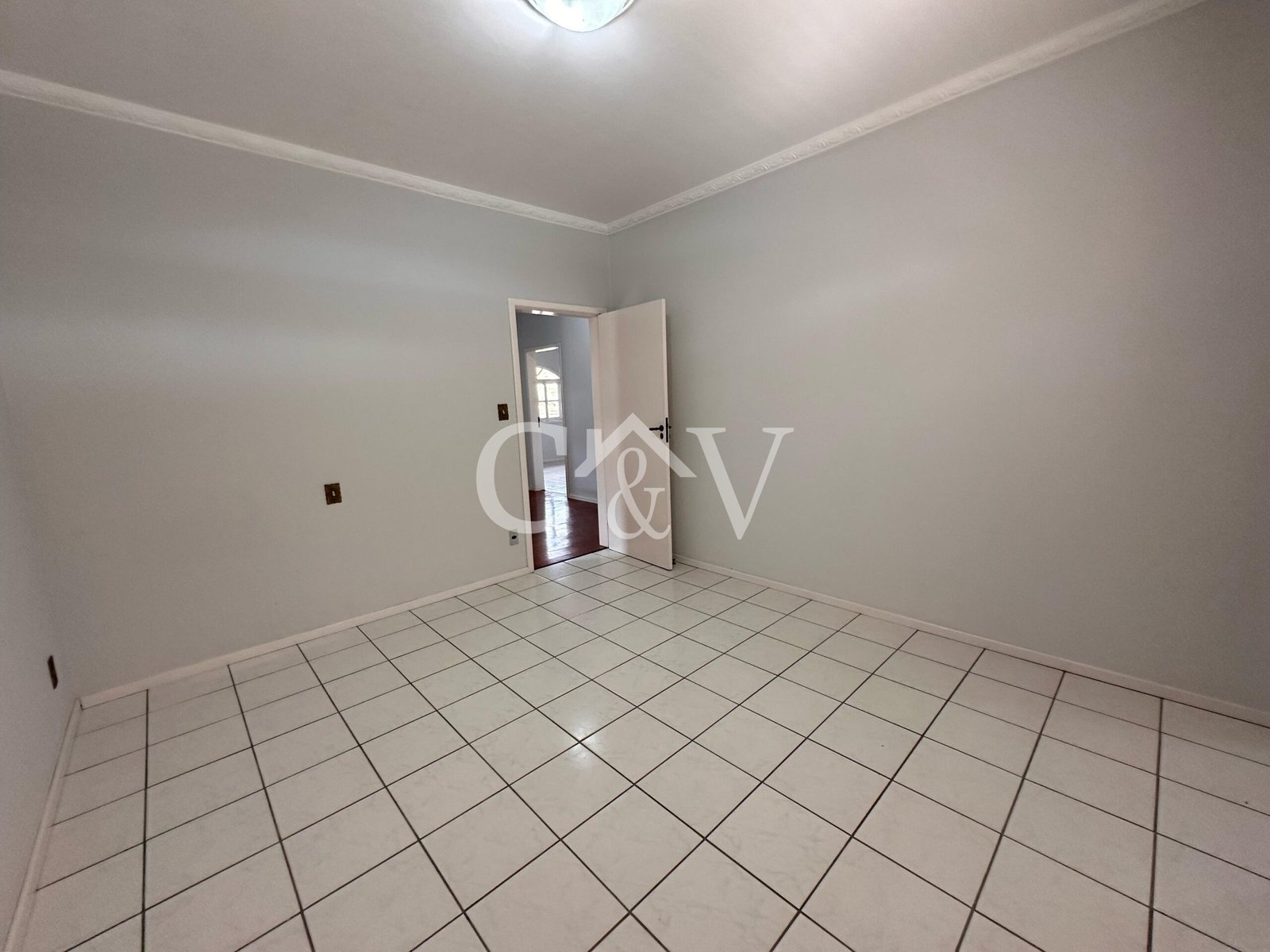 WhatsApp-Image-2025-03-25-at-18.31.10